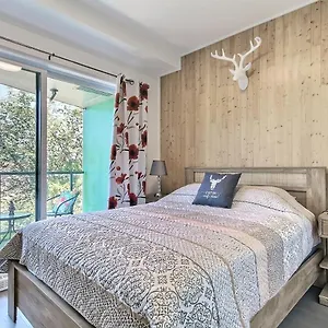 Good Vibes Only -modern And Spacious 2 Bedroom 4 Beds Free Parking, Gym Apartment Quebec City